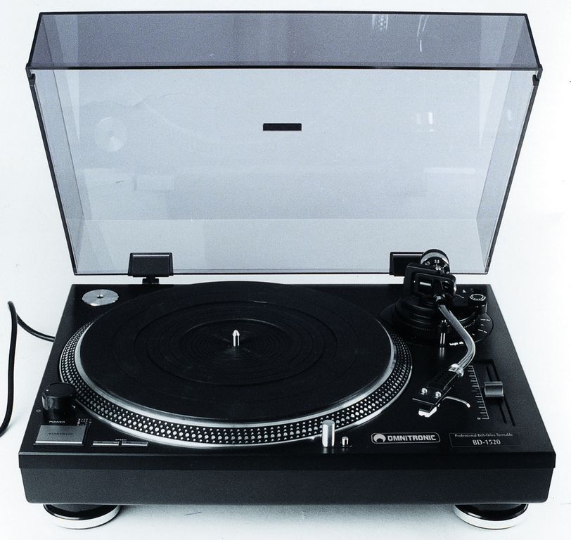 Omnitronic BD-1520, profesionální gramofon s řemínkovým pohonem černý